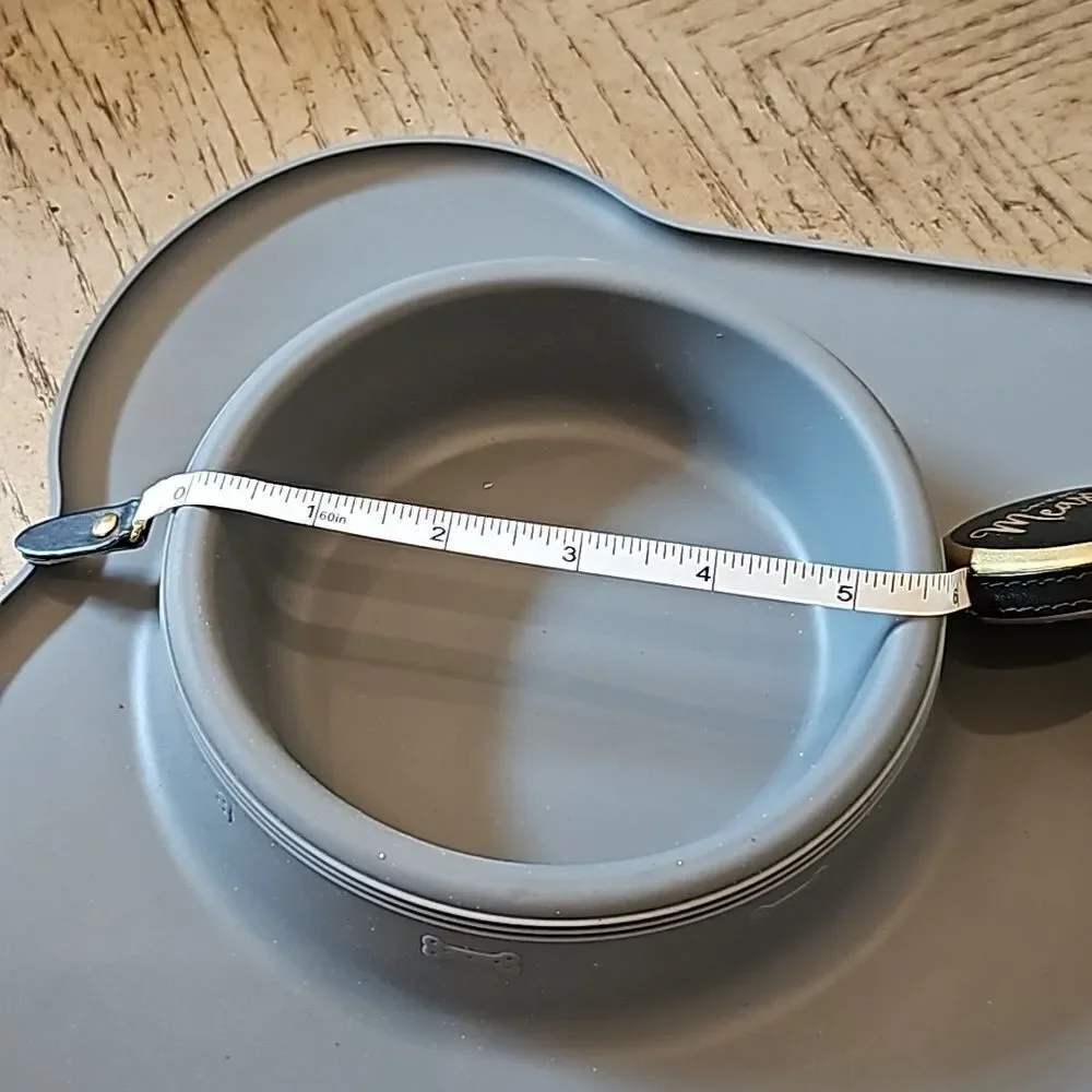 Silicone slow feeder mat and bowl for dogs